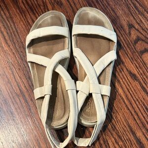 Ecco Women's Tan Strappy Sandals